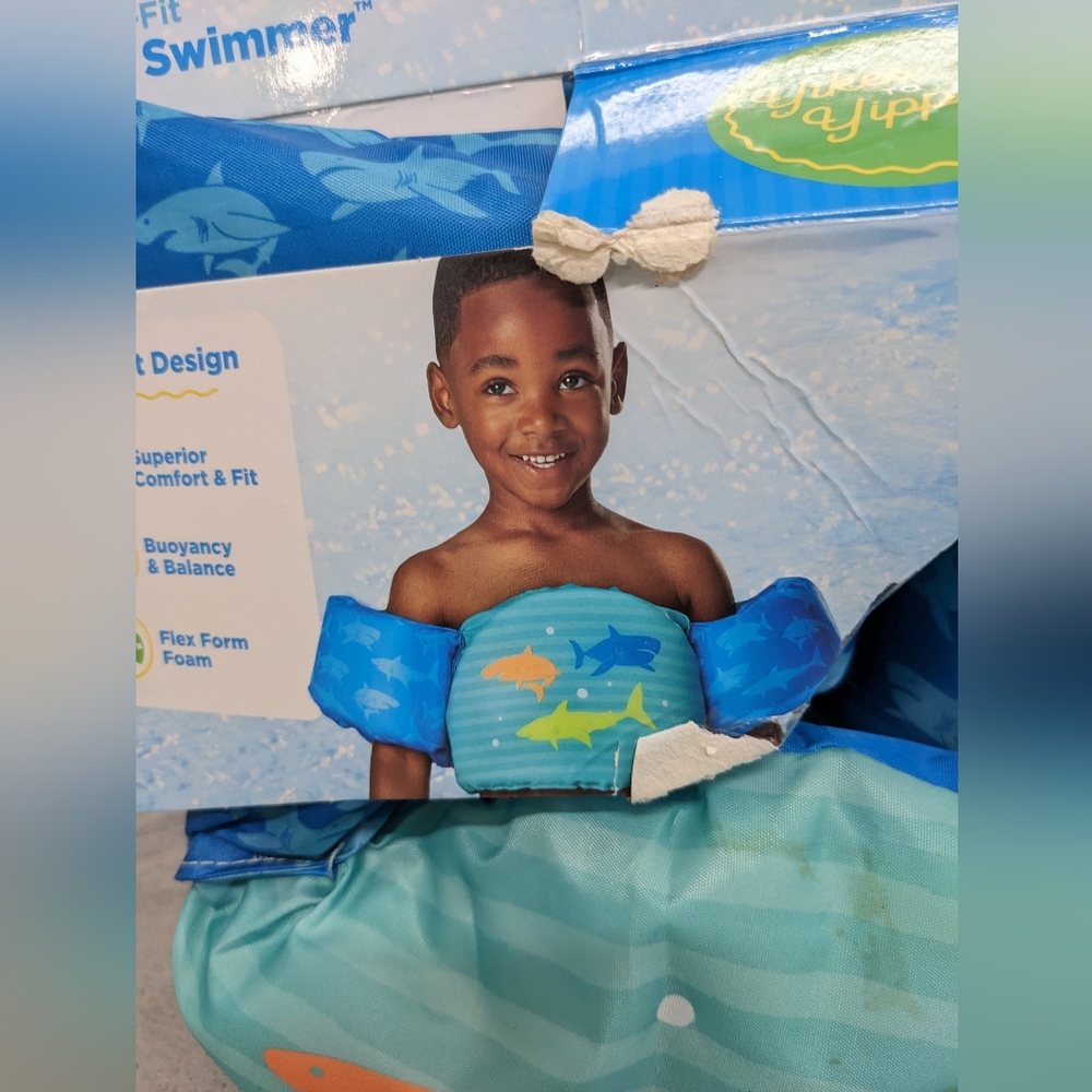 Tot swimmer float